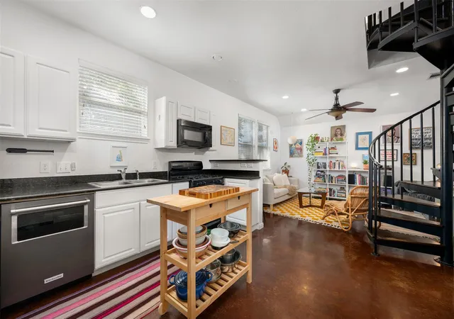 Photo 2 of Single family home for sale at 1610 Willow St, Austin, TX 78702 | MLS# 5478955 | Listing updated on 2026-06-15