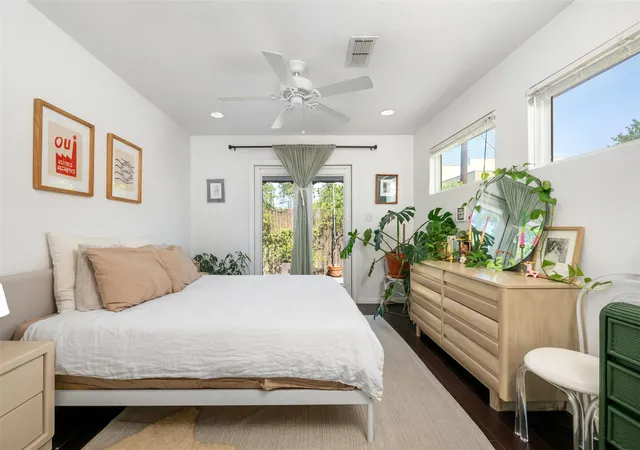 Photo 3 of Single family home for sale at 1610 Willow St, Austin, TX 78702 | MLS# 5478955 | Listing updated on 2026-06-15