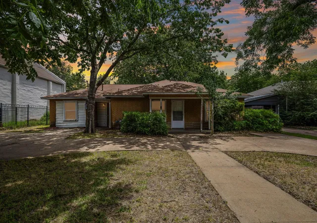 Photo 2 of Single family home for sale at 1205 S Church St, Georgetown, TX 78626 | MLS# 4343212 | Listing updated on 2026-08-31