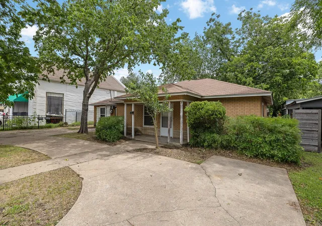 Photo 2 of Single family home for sale at 1205 S Church St, Georgetown, TX 78626 | MLS# 4343212 | Listing updated on 2026-08-31