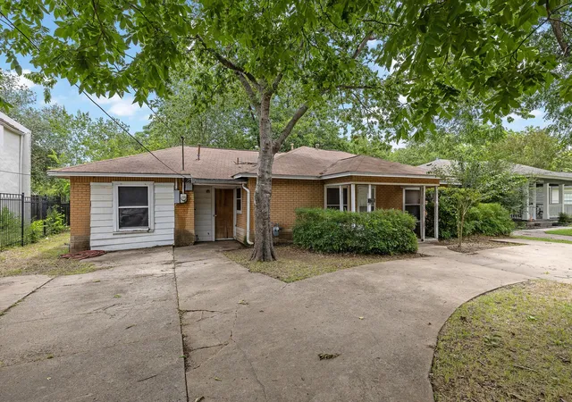 Photo 3 of Single family home for sale at 1205 S Church St, Georgetown, TX 78626 | MLS# 4343212 | Listing updated on 2026-08-31