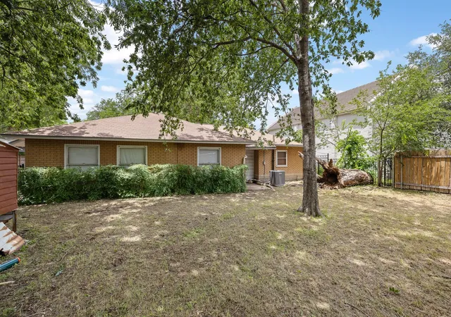 Photo 7 of Single family home for sale at 1205 S Church St, Georgetown, TX 78626 | MLS# 4343212 | Listing updated on 2026-08-31