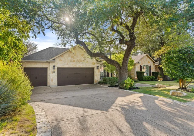Photo 2 of Single family home for sale at 581 Aspen Dr, Austin, TX 78737 | MLS# 9059074 | Listing updated on 2026-09-21