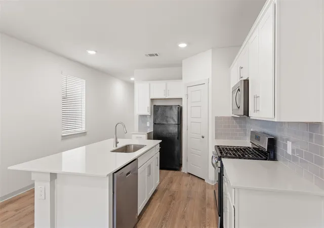 5th image of 328 Fairfax Ave, San Marcos, TX 78666 | MLS# 7392434