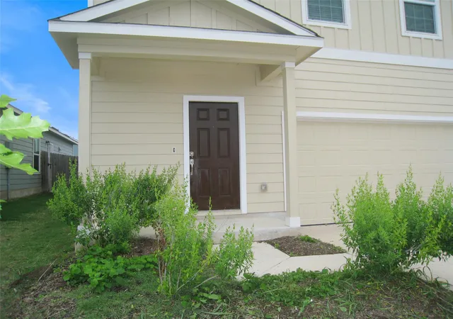 Photo 3 of Single family home for sale at 229 Geode Gln, Maxwell, TX 78656 | MLS# 6841841 | Listing updated on 2026-09-01