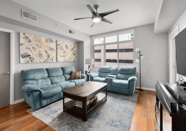 1st image of 54 Rainey St, Austin, TX 78701