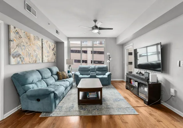 3rd image of 54 Rainey St, Austin, TX 78701