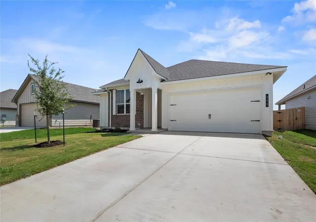 Photo 2 of Sale Pending at 255 Gus Loop, Georgetown, TX 78626 | MLS# 3311223 | Listing updated on 2026-09-15