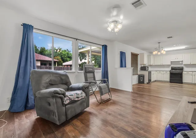 Photo 3 of Single family home for sale at 2129 Jester Farms Rd, Round Rock, TX 78664 | MLS# 4448695 | Listing updated on 2026-09-06
