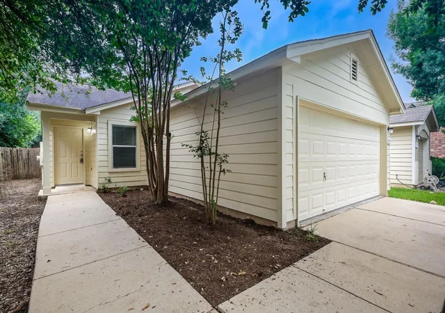 Photo 2 of Single family home for sale at 6733 Doyal Dr, Austin, TX 78747 | MLS# 1374158 | Listing updated on 2026-10-29