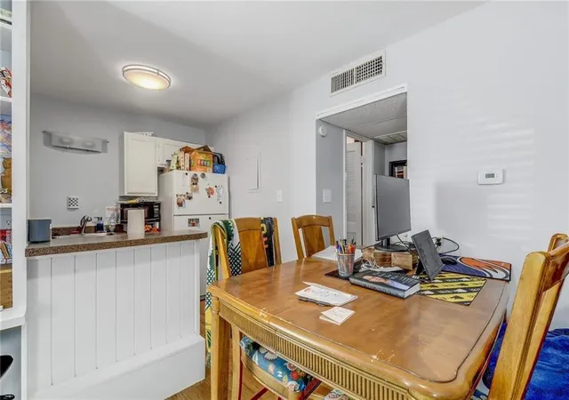 4th image of 1000 W 26Th St #109, Austin, TX 78705 | MLS# 7945293