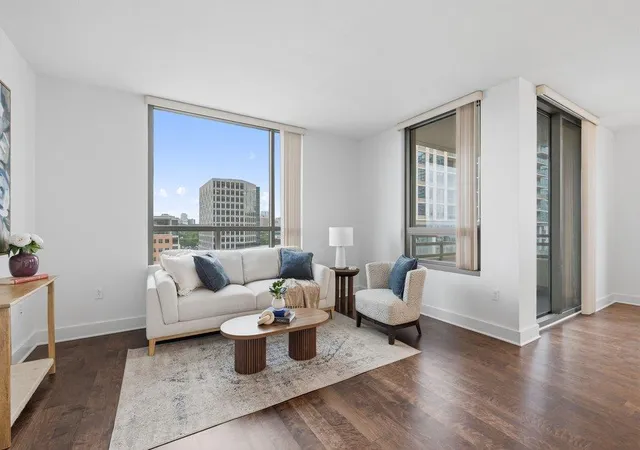 2nd image of 300 Bowie St, Austin, TX 78703