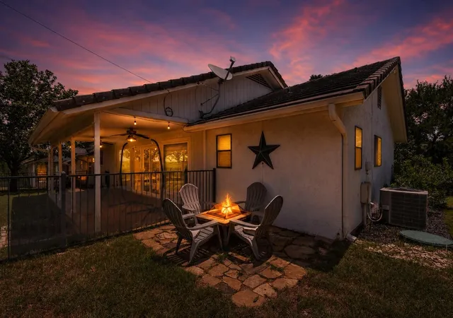 Homes for sale in Horseshoe Bay, TX | 210 Teeoff, Horseshoe Bay, TX 78657 | Houzeo