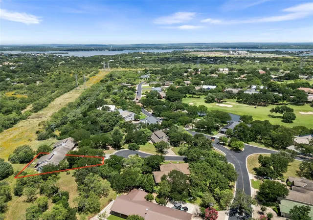 Homes for sale in Horseshoe Bay, TX | 210 Teeoff, Horseshoe Bay, TX 78657 | Houzeo