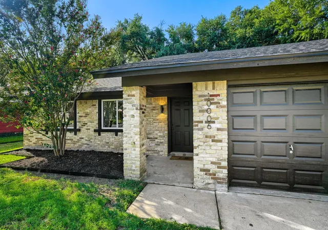 Photo 3 of Sale Pending at 10006 Faylin Dr, Austin, TX 78753 | MLS# 2827137 | Listing updated on 2026-08-28