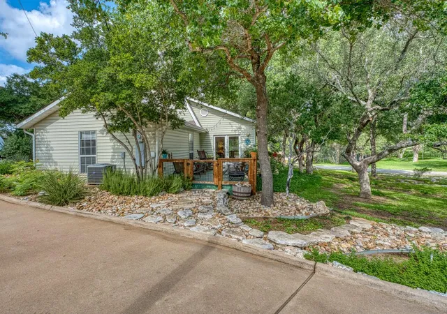 Photo 2 of Single family home for sale at 1106 N Shorewood Dr, Granite Shoals, TX 78654 | MLS# 4638259 | Listing updated on 2026-10-02
