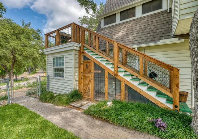 Photo 4 of Single family home for sale at 1106 N Shorewood Dr, Granite Shoals, TX 78654 | MLS# 4638259 | Listing updated on 2026-10-02