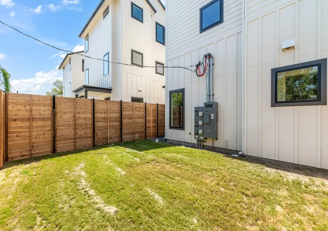 Photo 4 of Condo for sale at 5108 Harmon Ave #A, Austin, TX 78751 | MLS# 1487536 | Listing updated on 2026-09-22