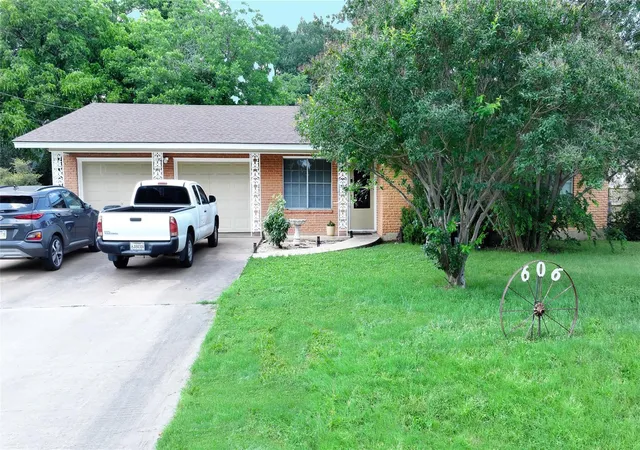 1st image of 606 E Liberty Ave, Round Rock, TX 78664 | MLS# 9998802