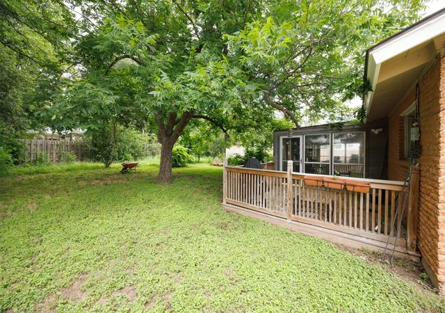 17th image of 606 E Liberty Ave, Round Rock, TX 78664 | MLS# 9998802