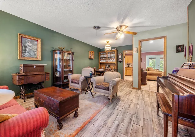 4th image of 606 E Liberty Ave, Round Rock, TX 78664 | MLS# 9998802