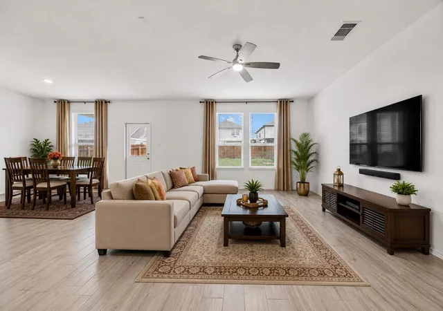 Photo 4 of Single family home for sale at 124 Banyon Dr, Liberty Hill, TX 78642 | MLS# 2435430 | Listing updated on 2026-08-19