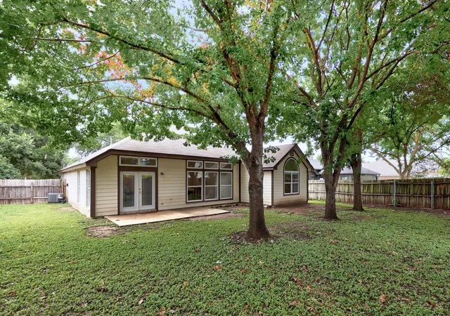 Photo 3 of Single family home for sale at 119 Stephen Ln, Georgetown, TX 78626 | MLS# 3648614 | Listing updated on 2026-10-28