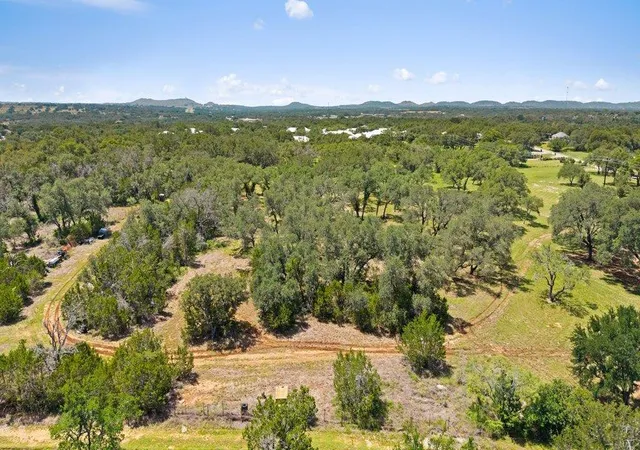 Homes for sale in Johnson City, TX | 118 E Crestview Dr, Johnson City, TX 78636 | MLS# 3779455