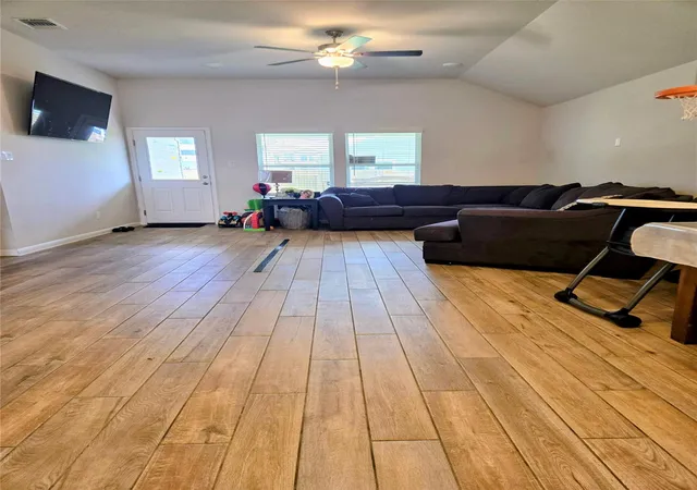 Photo 3 of Single family home for sale at 154 Arena Dr, Liberty Hill, TX 78642 | MLS# 3746699 | Listing updated on 2026-08-03