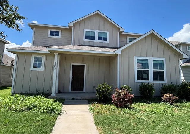 Photo 1 of Single family home for sale at 207 Whisper Rill Dr, Hutto, TX 78634 | MLS# 5674562 | Listing updated on 2026-08-18