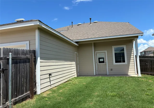 Photo 16 of Single family home for sale at 207 Whisper Rill Dr, Hutto, TX 78634 | MLS# 5674562 | Listing updated on 2026-08-18