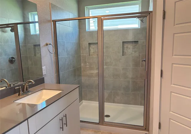 Photo 4 of Single family home for sale at 207 Whisper Rill Dr, Hutto, TX 78634 | MLS# 5674562 | Listing updated on 2026-08-18