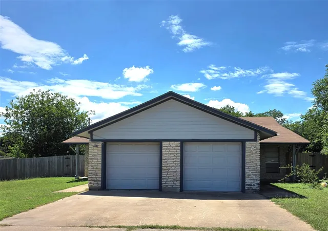 Photo 3 of Multi family home for sale at 15208 Spring Hl Ln, Pflugerville, TX 78660 | MLS# 3172802 | Listing updated on 2026-08-10