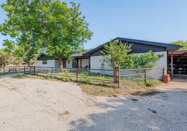 4th image of 120 County Road 321, Abilene, TX 79606 | MLS# 9761982