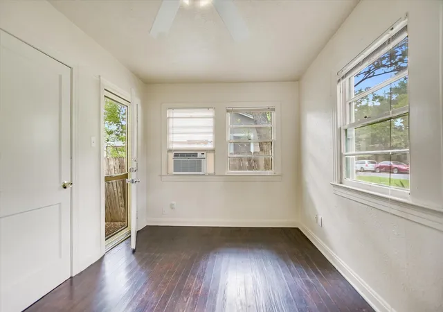 Listing Photo 2 - Condo for sale in building located at 4714 & 4716 Harmon Ave, Austin, TX 78751 - Unit #