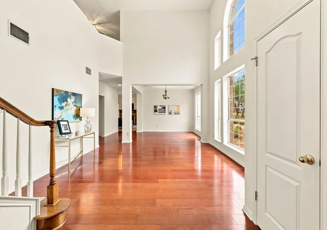 Photo 4 of Single family home for sale at 7808 Cheno Cortina Trl, Austin, TX 78749 | MLS# 5734168 | Listing updated on 2026-09-30