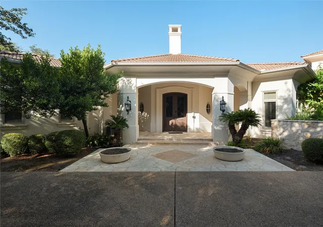Photo 3 of Mansion for sale at 4400 Island Ave, Austin, TX 78731 | MLS# 9276221 | Listing updated on 2026-09-28