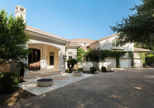 Photo 3 of Single family home for sale at 4400 Island Ave, Austin, TX 78731 | MLS# 9276221 | Listing updated on 2026-09-28