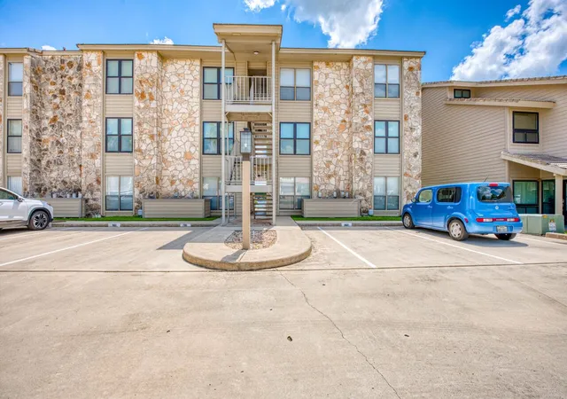 Homes for sale in Horseshoe Bay, TX | 1100 The Cape Rd, Horseshoe Bay, TX 78657