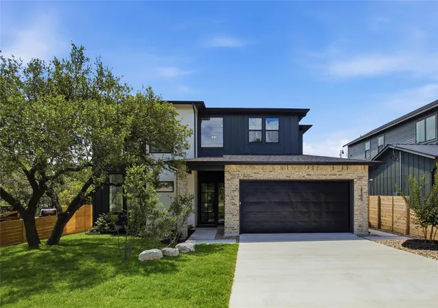 3rd image of 18303 Lake Oaks Dr, Jonestown, TX 78645 | MLS# 2391068