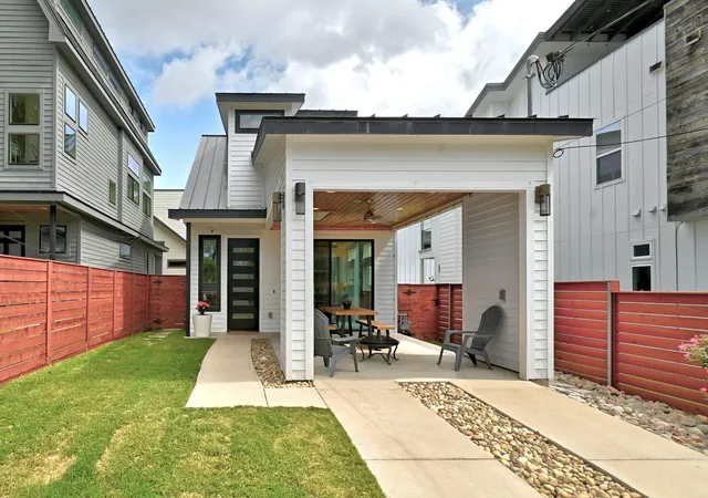 Photo 4 of Single family home for sale at 1704 E 13th Street #B, Austin, TX 78702 | MLS# 4175332 | Listing updated on 2026-08-29