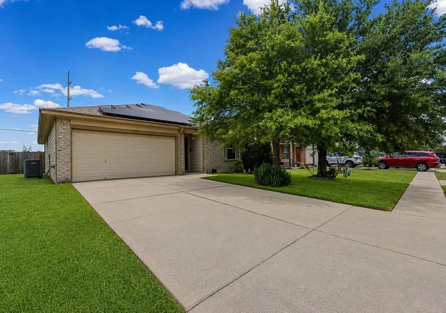 Photo 3 of Single family home for sale at 120 Holland St, Hutto, TX 78634 | MLS# 4174293 | Listing updated on 2026-09-06