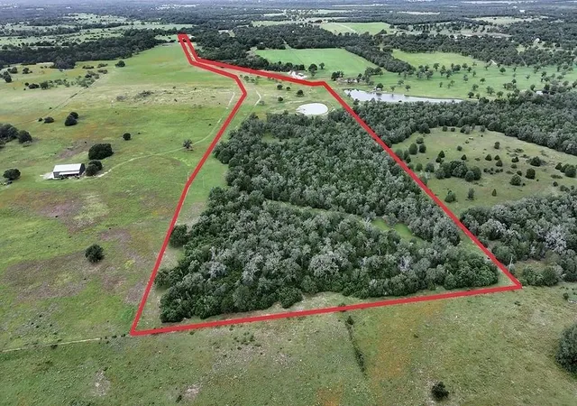 2nd image of 2625 Burke Rd, Flatonia, TX 78941 | MLS# 4945118