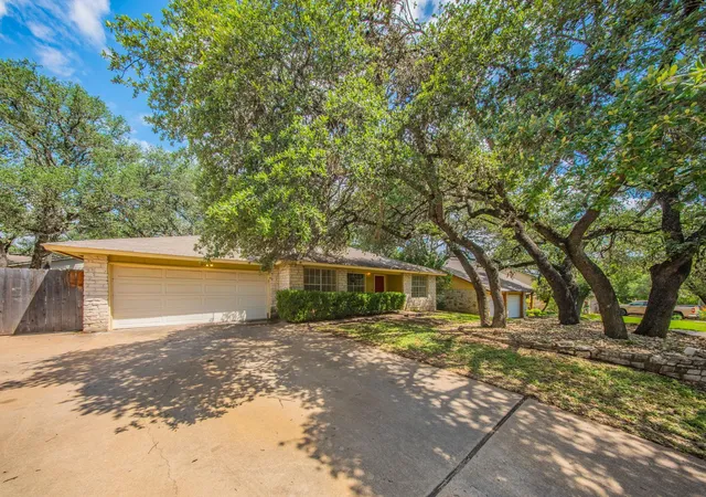 3rd image of 4504 Langtry Ln, Austin, TX 78749 | MLS# 5835724