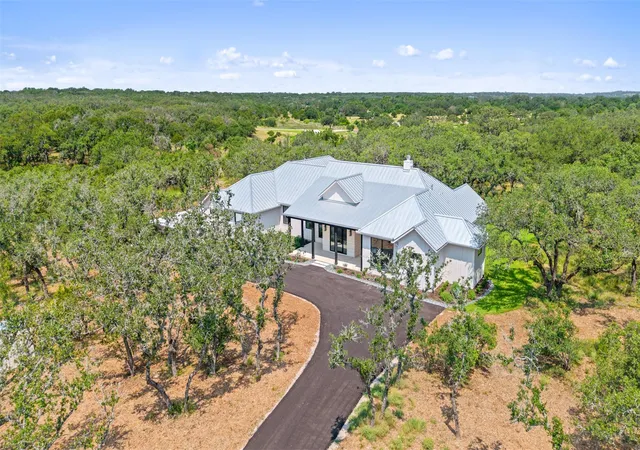 Photo 2 of Single family home for sale at 174 Crooked Crk Ct, Johnson City, TX 78636 | MLS# 7996042 | Listing updated on 2026-09-14