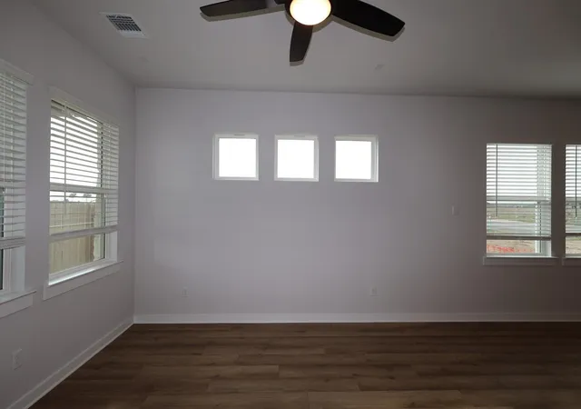 Photo 4 of Townhouse for sale at 304 Emerie Way, Georgetown, TX 78626 | MLS# 3741307 | Listing updated on 2026-09-27