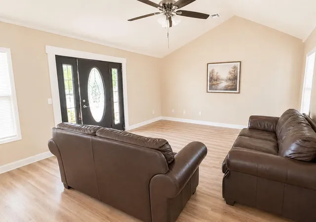 2nd image of 328 W Pietzsch St, Bartlett, TX 76511 | MLS# 1097738