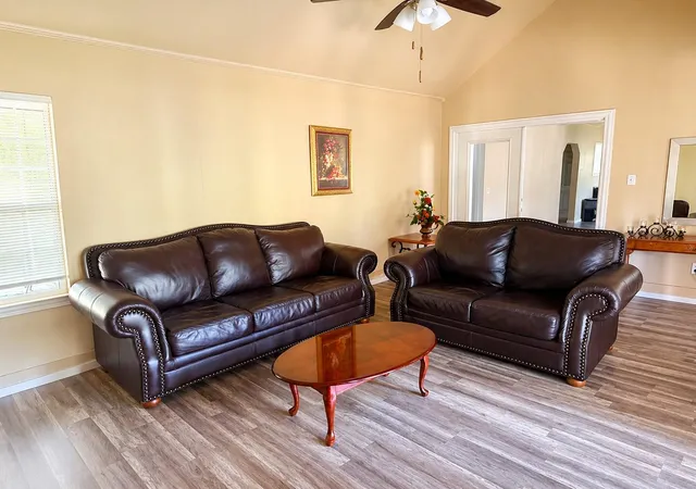 3rd image of 328 W Pietzsch St, Bartlett, TX 76511 | MLS# 1097738