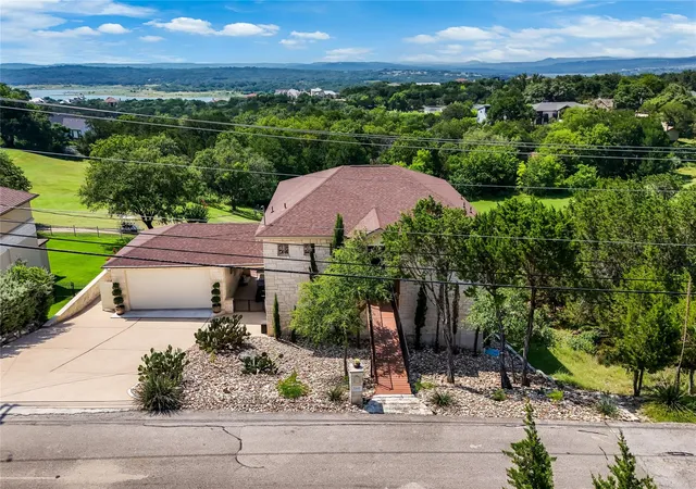 Photo 1 of Single family home for sale at 5200 Arrowhead Dr, Lago Vista, TX 78645 | MLS# 2318982 | Listing updated on 2026-08-05