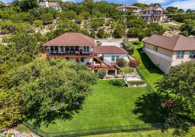 Photo 3 of Single family home for sale at 5200 Arrowhead Dr, Lago Vista, TX 78645 | MLS# 2318982 | Listing updated on 2026-08-05